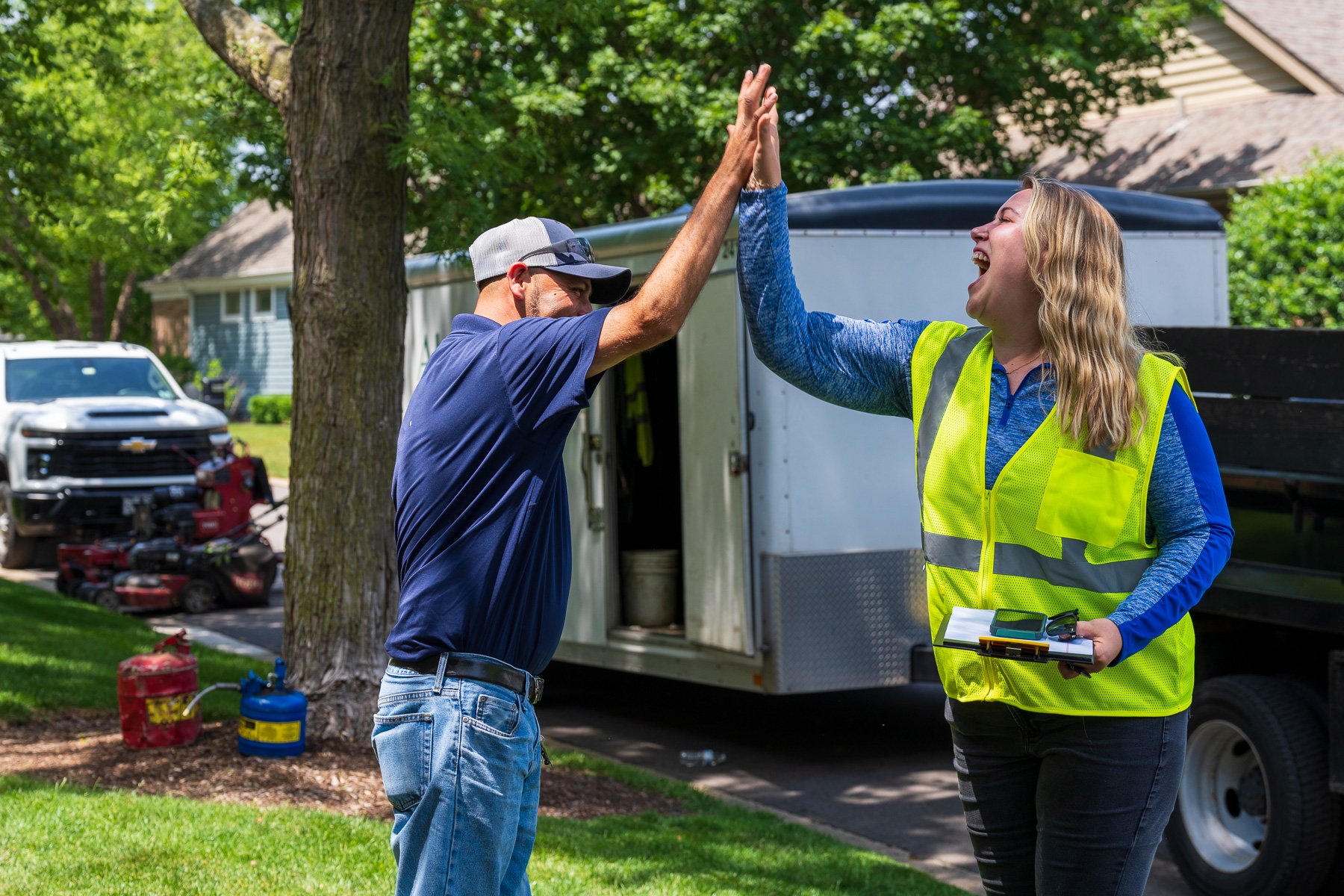 account manager crew high five
