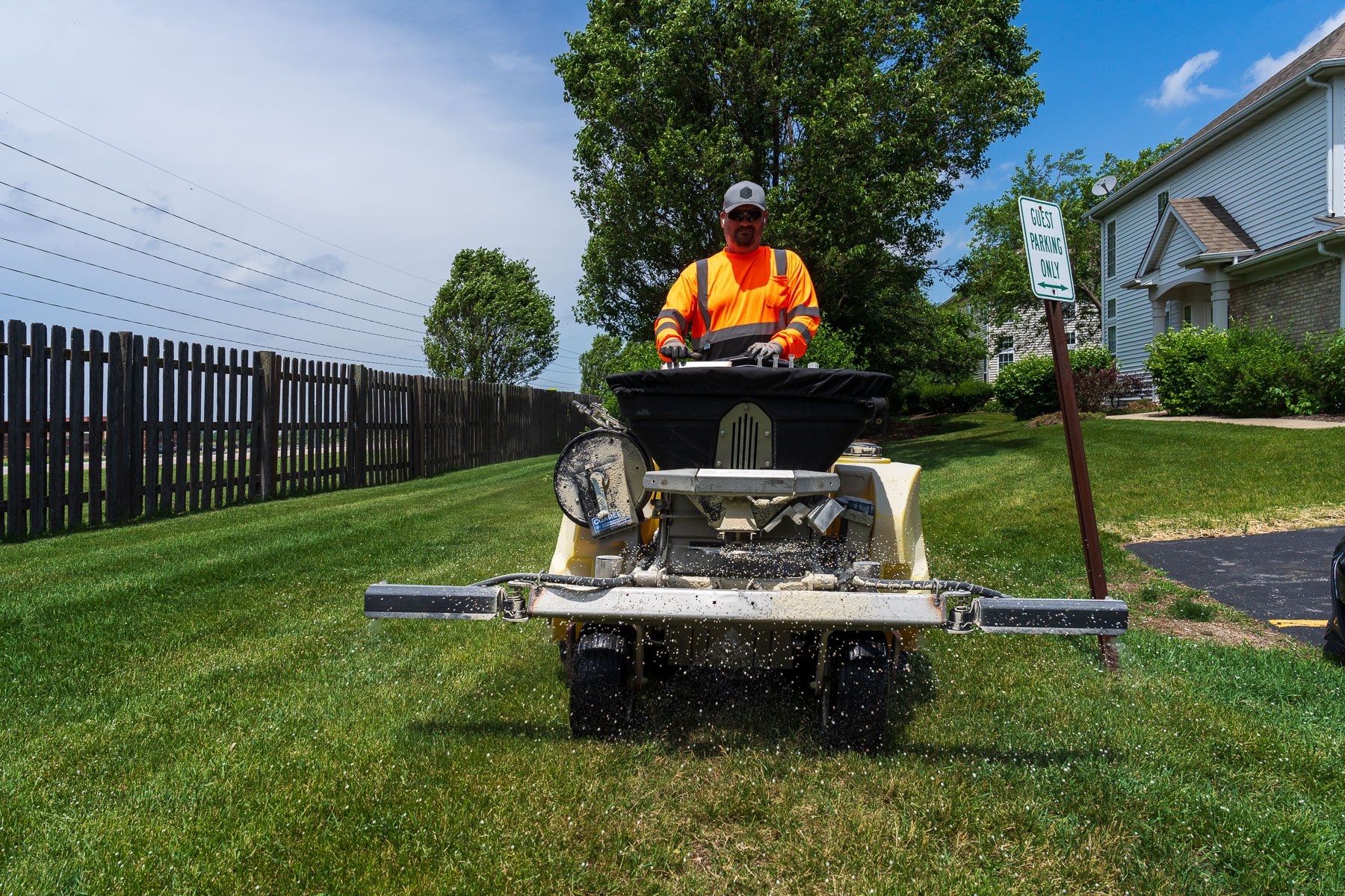 lawn care fertilization crew